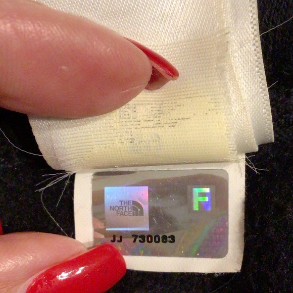 The North Face Hoodie Rainbow Logo - Picture 4 of 5